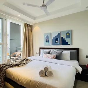 Bluo 1bhk - Balcony, Lift, Gym, Parking Hotel Gurgaon