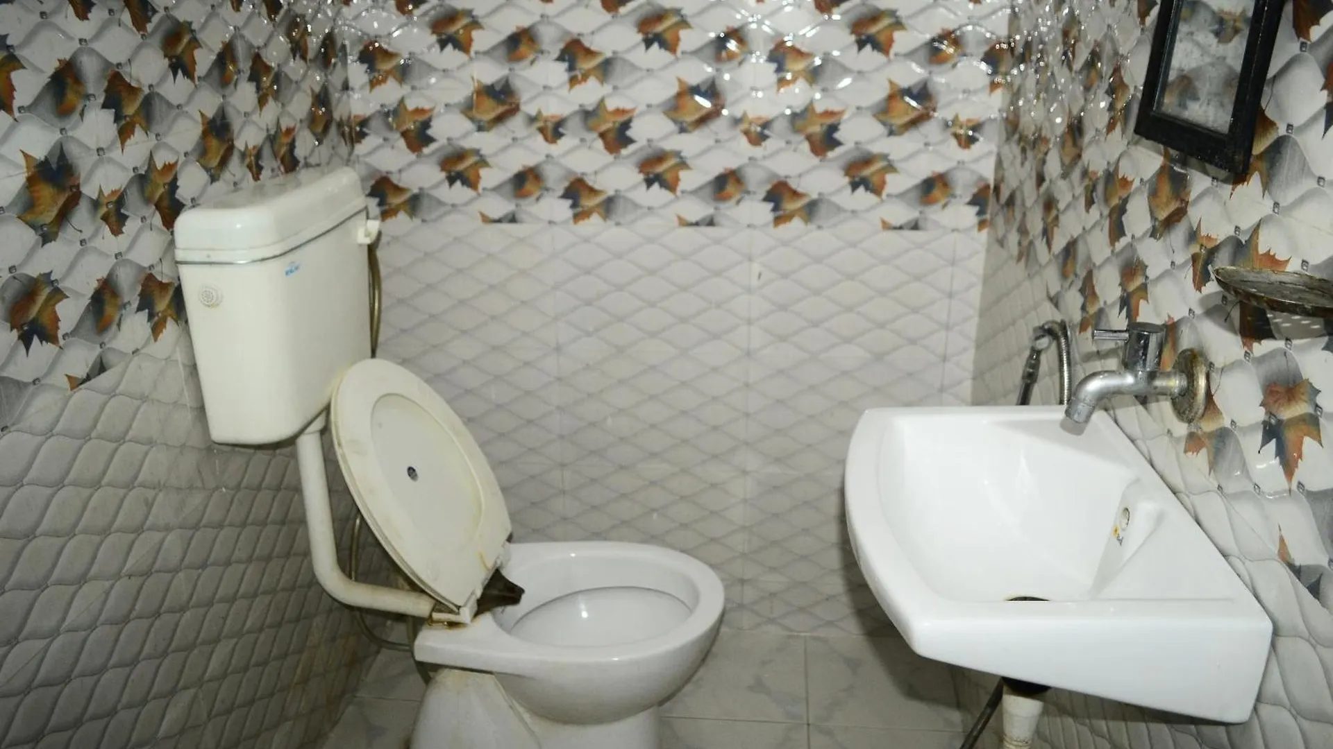 H R Guest House Varanasi